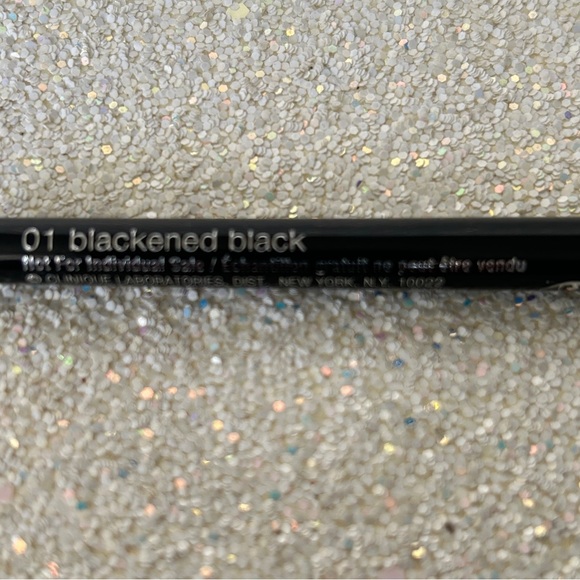 Clinique Makeup 4pc Set - Picture 4 of 9